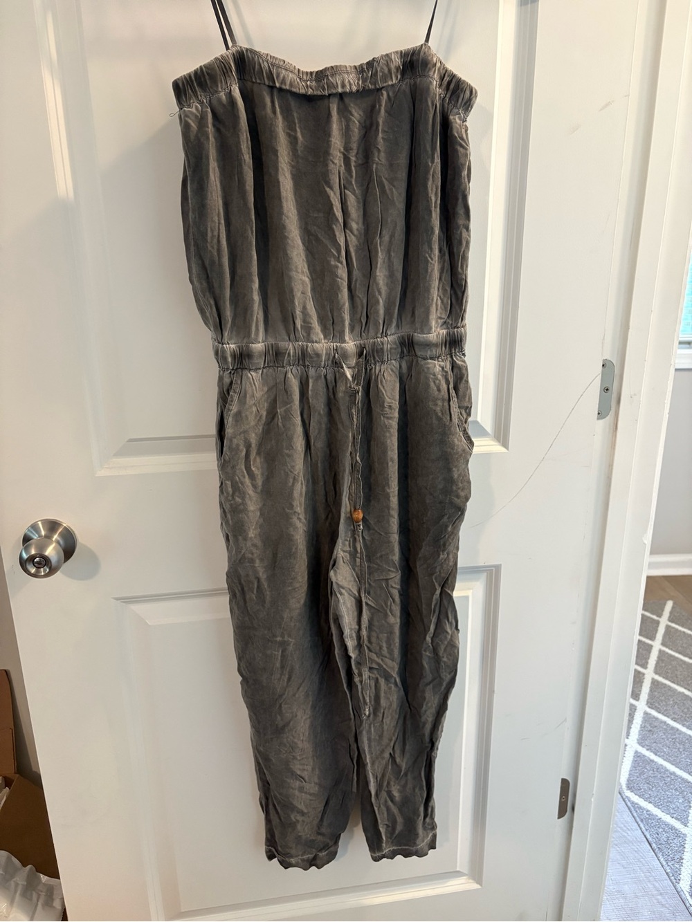 Sleeveless Gray Jumpsuit with Adjustable Waist